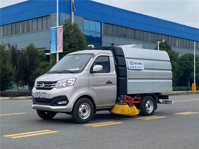 國六長安小型掃路車